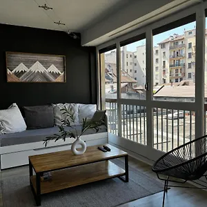 Hypercentre A 2 Min Du Appartement